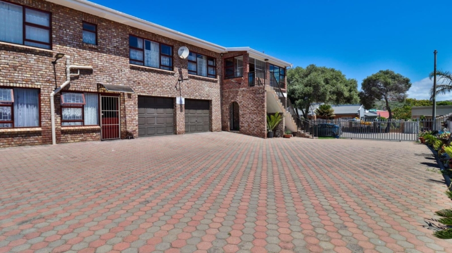 8 Bedroom Property for Sale in Hartenbos Central Western Cape